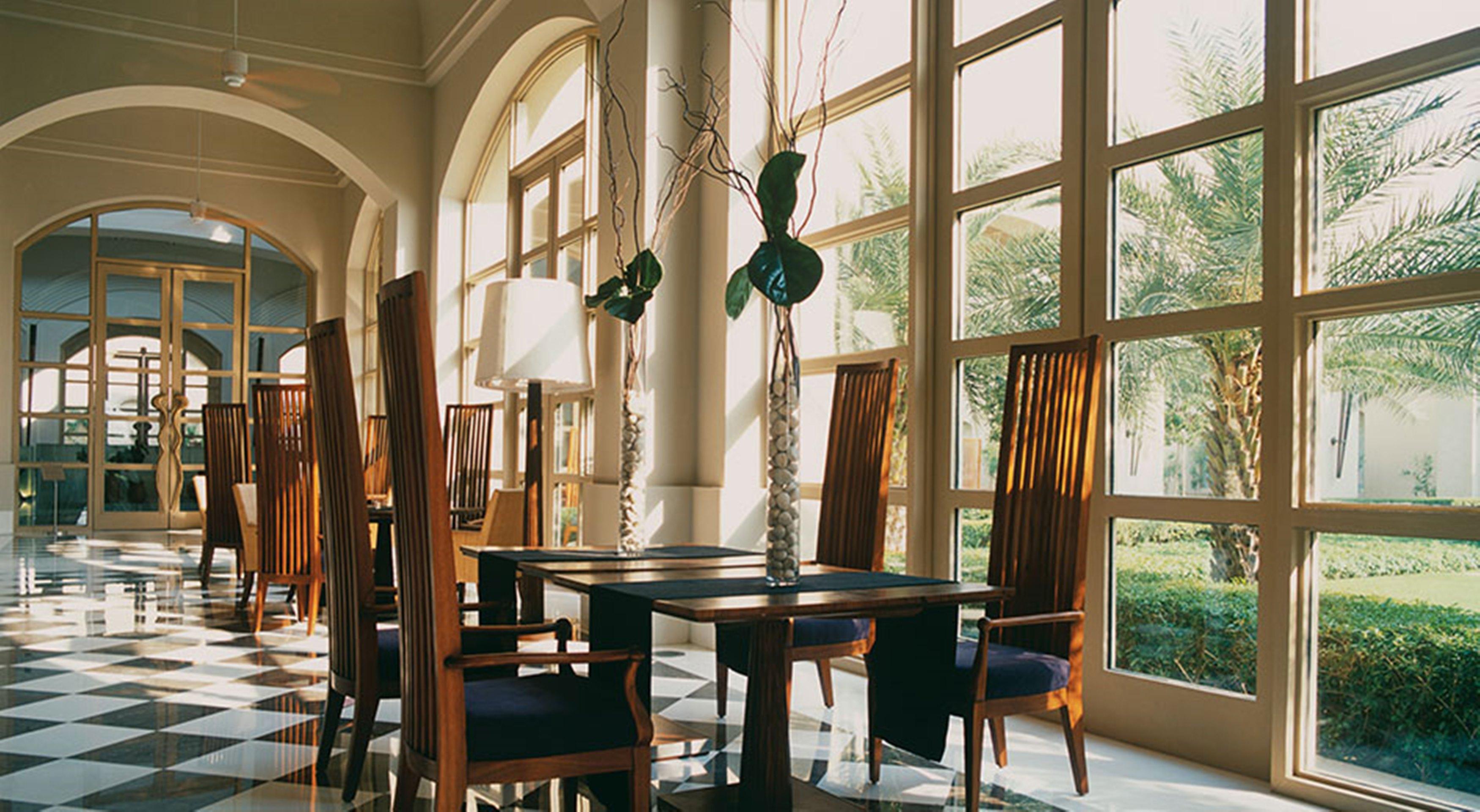 فندق تريدنت غيرغون غورغاون المظهر الخارجي الصورة The interior of the hotel