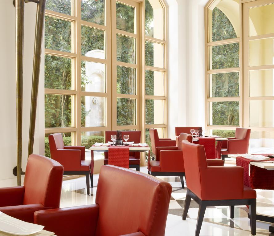 فندق تريدنت غيرغون غورغاون المظهر الخارجي الصورة The restaurant