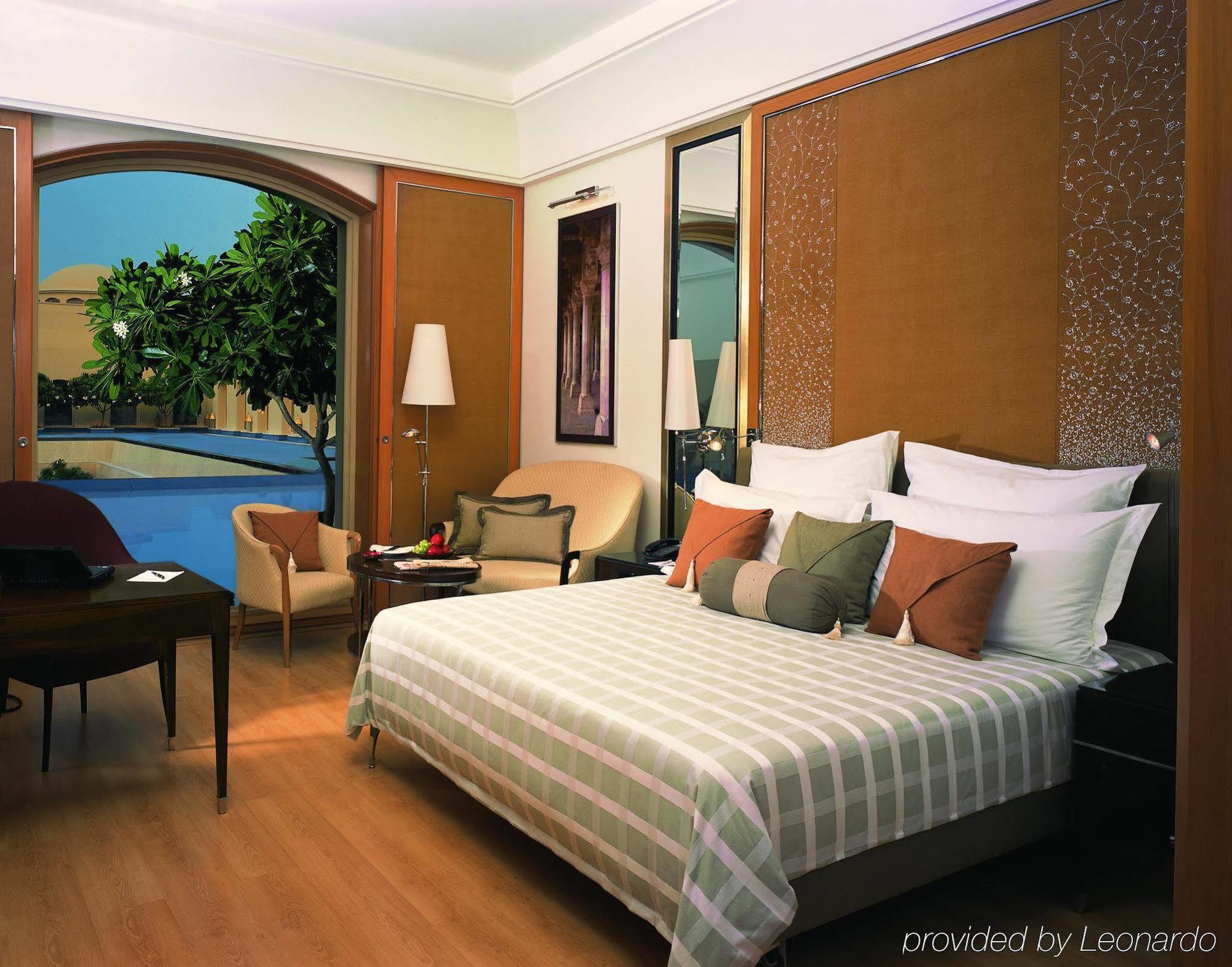 فندق تريدنت غيرغون غورغاون الغرفة الصورة A room at the Taj Bengal
