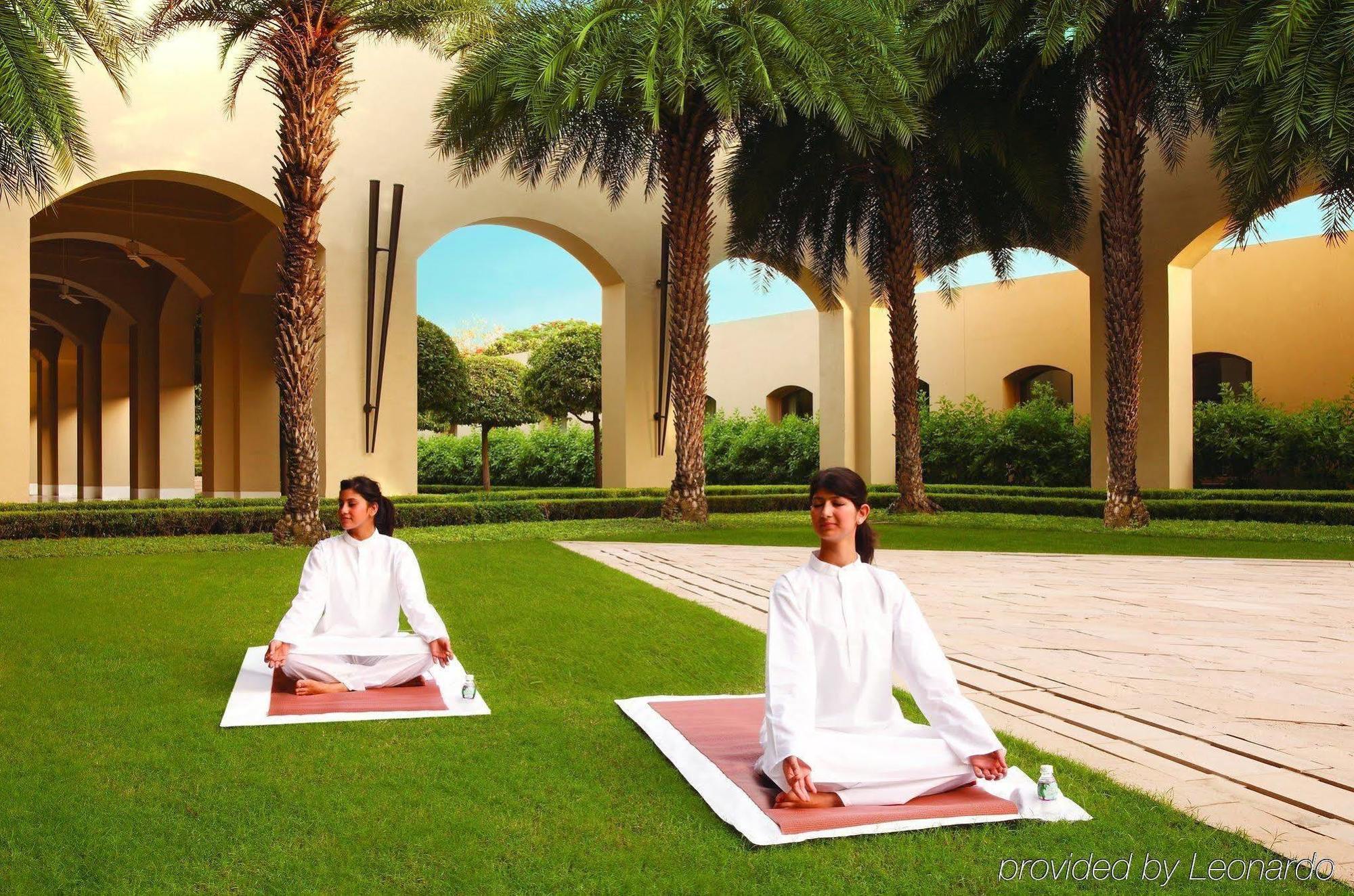 فندق تريدنت غيرغون غورغاون المظهر الخارجي الصورة Meditation at the Art of Living International Center